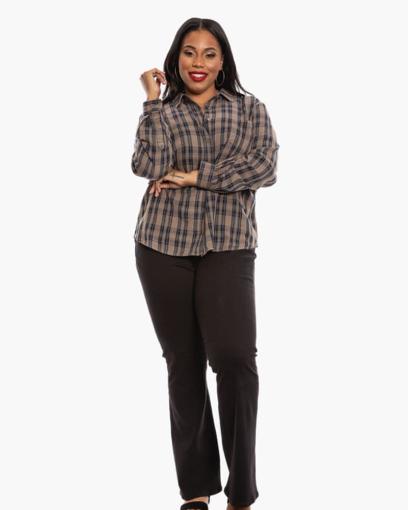 Front of a model wearing a size 0 Makena Plaid Western Shirt in OLIVE by Slink Jeans. | dia_product_style_image_id:255908